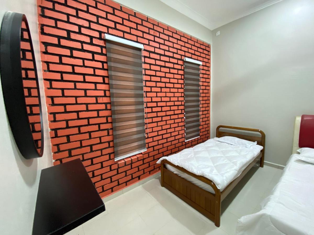 Sasuka Guesthouse Marang Eksteriør bilde