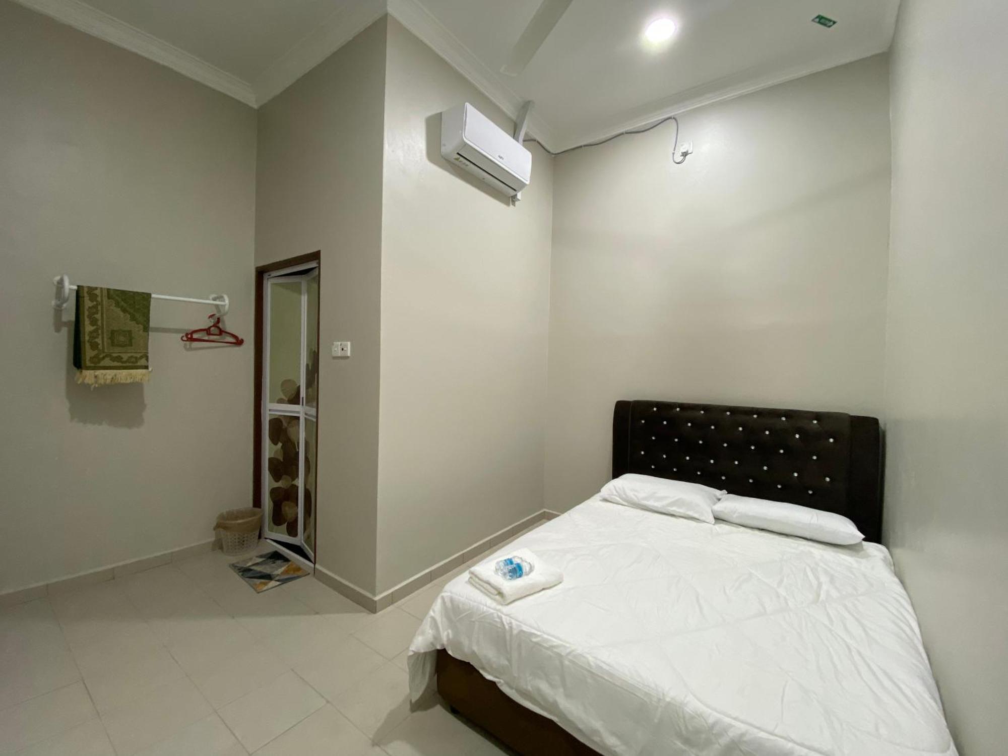 Sasuka Guesthouse Marang Eksteriør bilde